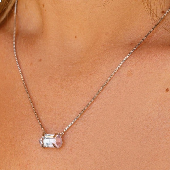 Pura Vida Jewelry - Brand New - MERMAID QUARTZ PENDANT NECKLACE. This is such h a beautiful necklace